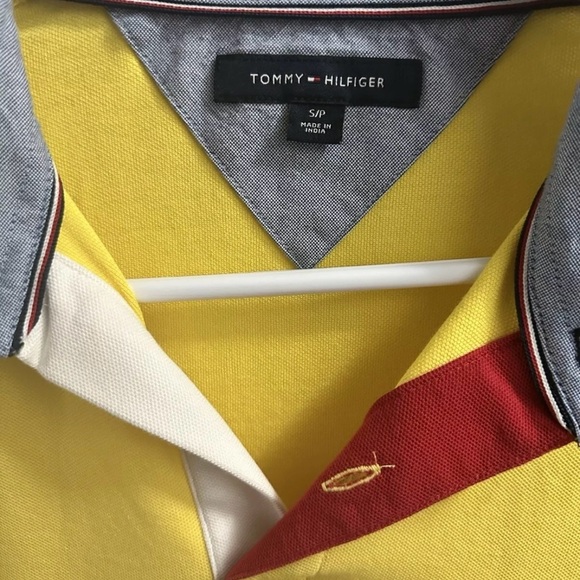 Tommy Hilfiger Men’s Polo Shirt Yellow Small Performance Uv Protection - Picture 2 of 6